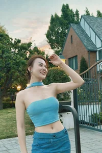Singer Le Quyen Enjoys a Stylish New York Getaway - image 1
