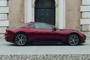 Discover the Unique Beauty of Maserati GranTurismo Meccanica Lirica: An Iconic Italian Sports Car - image 11