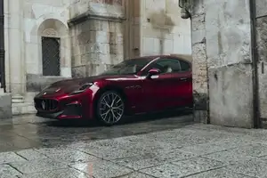 Discover the Unique Beauty of Maserati GranTurismo Meccanica Lirica: An Iconic Italian Sports Car - image 6