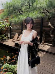 Stunning Fitness Influencer Celebrates Engagement to Famous Footballer Van Thanh - image 5