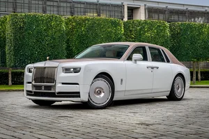 Inside the Bespoke Rolls-Royce Phantom Dentelle: Elegance Personified - image 7