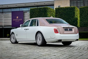 Inside the Bespoke Rolls-Royce Phantom Dentelle: Elegance Personified - image 8