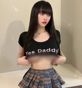 Malaysian Fashion Icon Stuns in Daring Underboob Trend and Bold Street Style - image 3