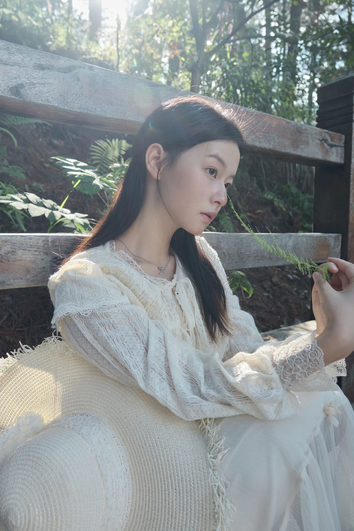 YiTuYu Art Language Vol.7973 Hu Die Mei Mei: Captivating Beauty and Creative Art Photography