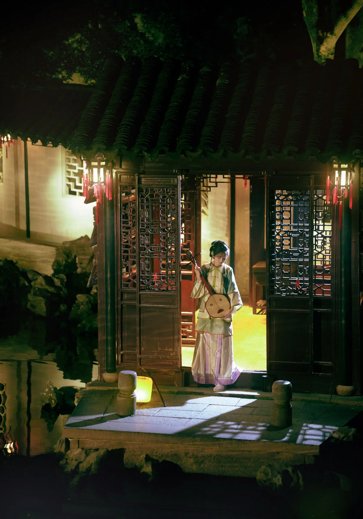 Timeless Elegance of Yi Zhi Shu Zi Jun in YiTuYu Vol.8947 Art Language