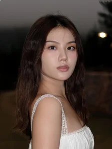 The Stunning Sister of a Beauty Queen: Future Pageant Star? - image 2