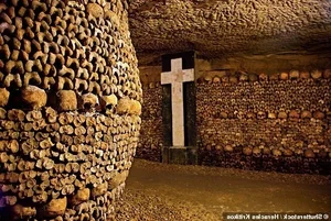 Haunting Secrets of the Paris Catacombs: A Journey Beneath the City - image 7