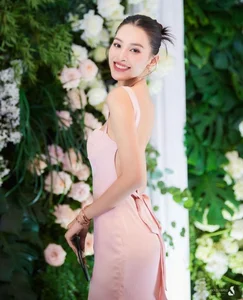 Miss Vietnam Tieu Vy Steals the Spotlight with Bold Wedding Guest Fashion - image 5