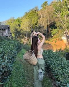 Viral Fashion Trend: Exploring the Creative Tea Plantation Photoshoot Aesthetic - image 6