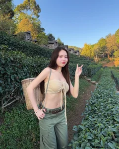 Viral Fashion Trend: Exploring the Creative Tea Plantation Photoshoot Aesthetic - image 9