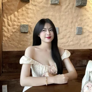 Radiant Beauty and Sun-Kissed Smiles: The Captivating Charm of Vietnam's Martial Arts Land Influencer - image 1