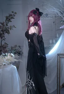 Stunning Honkai: Star Rail Kafka Cosplay by Shi Su Qing Ya - Elegant Gaming Photography and Character Costume Inspiration - image 3