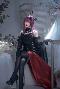 Stunning Honkai: Star Rail Kafka Cosplay by Shi Su Qing Ya - Elegant Gaming Photography and Character Costume Inspiration - image 6