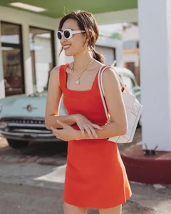 How to Wear Gold Jewelry Elegantly: 5 Stylish Outfit Ideas to Stay Youthful - image 2