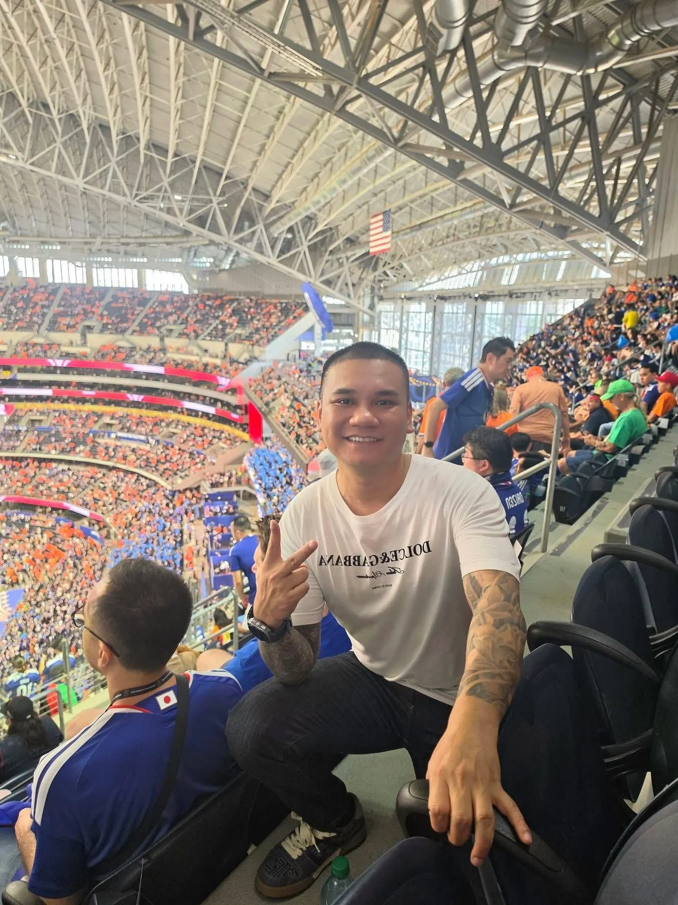 Vietnamese Celeb News: Star Travels to US for World Cup & Minh Hang’s Stage Mishap