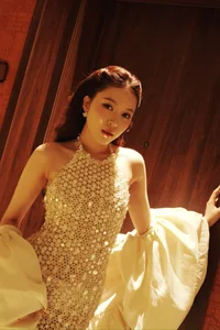 Vietnamese Celeb News: Star Travels to US for World Cup & Minh Hang’s Stage Mishap - image 45
