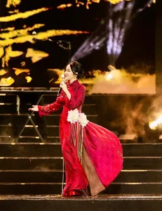 Vietnamese Celeb News: Star Travels to US for World Cup & Minh Hang’s Stage Mishap - image 51