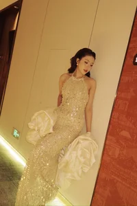 Vietnamese Celeb News: Star Travels to US for World Cup & Minh Hang’s Stage Mishap - image 41