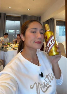 Vietnamese Celeb News: Star Travels to US for World Cup & Minh Hang’s Stage Mishap - image 54