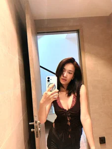 Vietnamese Celeb News: Star Travels to US for World Cup & Minh Hang’s Stage Mishap - image 36