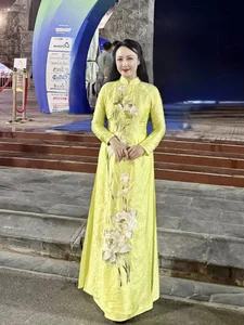 Vietnamese Celeb News: Star Travels to US for World Cup & Minh Hang’s Stage Mishap - image 22