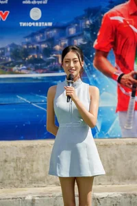 Vietnamese Celeb News: Star Travels to US for World Cup & Minh Hang’s Stage Mishap - image 26