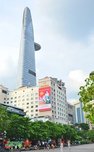 Ho Chi Minh City Streets Glow with Vibrant Colors on National Day - image 4