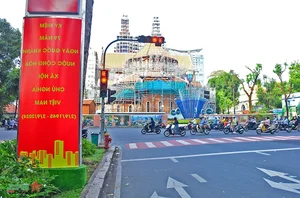 Ho Chi Minh City Streets Glow with Vibrant Colors on National Day - image 10