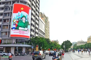 Ho Chi Minh City Streets Glow with Vibrant Colors on National Day - image 7
