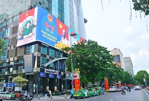 Ho Chi Minh City Streets Glow with Vibrant Colors on National Day - image 1