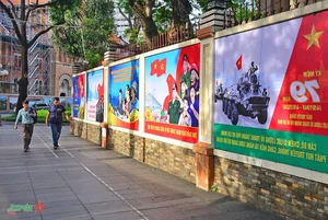 Ho Chi Minh City Streets Glow with Vibrant Colors on National Day - image 5