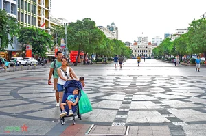 Ho Chi Minh City Streets Glow with Vibrant Colors on National Day - image 22