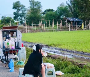 The Poetic Beauty of Morning Street Cries in Ho Van Cuong’s Rural Life - image 0