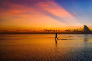 Savoring the Sunrise at Hung Yen’s Magical 'Infinity Sea' Mirror - image 9