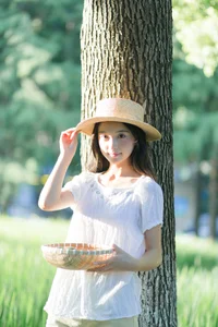 Delicate Artistry: YiTuYu Art Language Vol.7795 Featuring Xi Xi - image 1