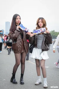 Concert Fashion Trends: Luxury Style and Gen Z Vibes at 'Anh Trai Say Hi' - image 2