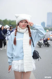 Concert Fashion Trends: Luxury Style and Gen Z Vibes at 'Anh Trai Say Hi' - image 0