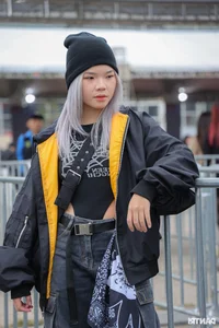 Concert Fashion Trends: Luxury Style and Gen Z Vibes at 'Anh Trai Say Hi' - image 9