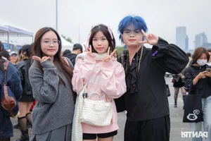 Concert Fashion Trends: Luxury Style and Gen Z Vibes at 'Anh Trai Say Hi' - image 8