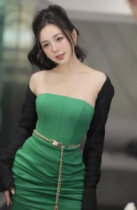 Chi Pu Viral in China as Bùi Lan Hương Discusses Love and Pressure - image 4