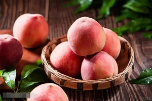 Fruit Selection Secrets: Should You Choose Peaches with Pointed or Round Heads? - image 4