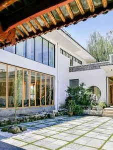 Inside the 700m2 Mansion Built by Four Brothers for Their Parents - image 0