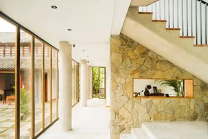 Inside the 700m2 Mansion Built by Four Brothers for Their Parents - image 2