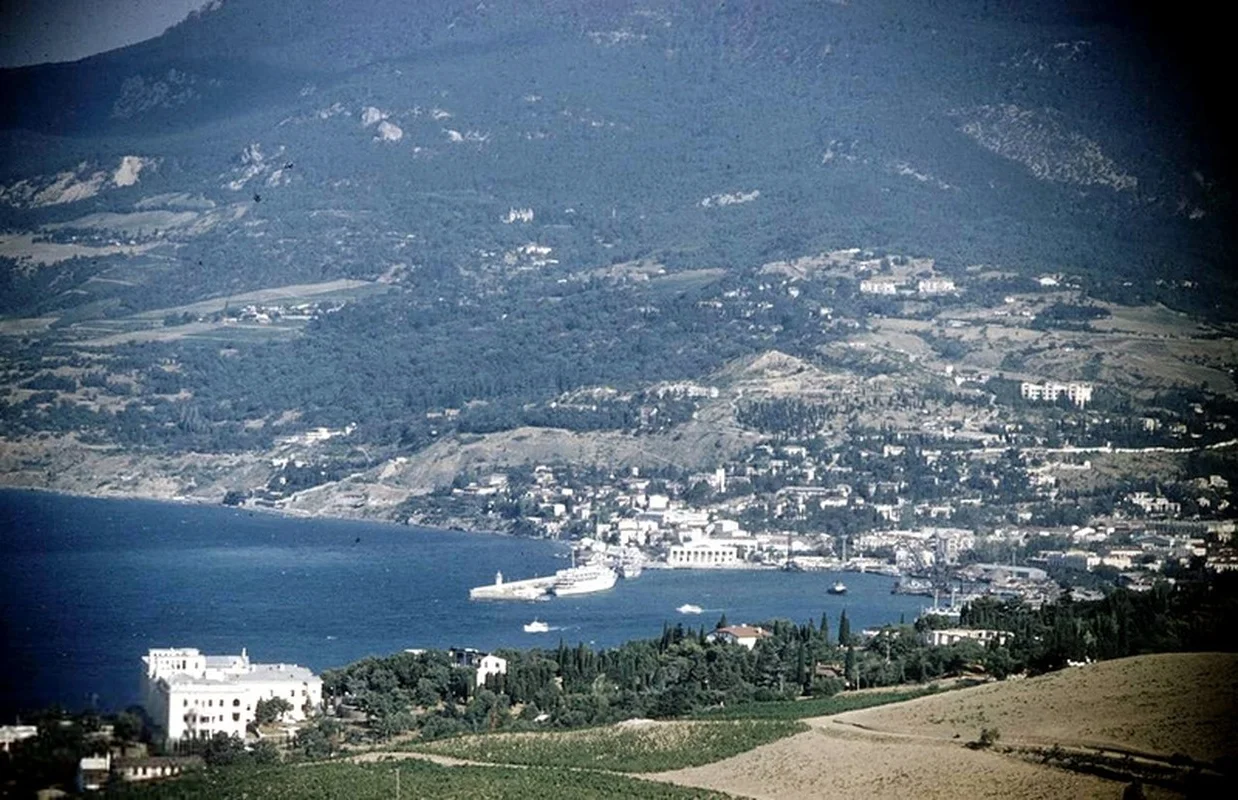 Step Back in Time: Inside the Soviet Union’s Most Luxurious Resort of 1958