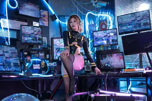Coser Yunx1x1: Captivating Cyberpunk Transformation in Hacking Part01 - image 9