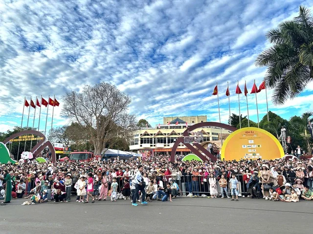 Experience the Vibrant Buôn Ma Thuột Coffee Festival: A Spectacular Street Celebration in Vietnam's Coffee Capital