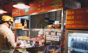 Discover the 55-Year-Old Vietnamese Banh Mi Shop Famous for Grilled Pate and Steamed Pork Belly - image 7