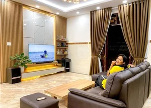 Vietnamese Celebrities Who Gifted Multi-Billion Houses to Their Parents - image 6