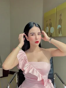 Diep Lam Anh Radiates Beauty and Confidence After Overcoming Marriage Storms - image 2