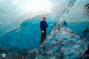 Exploring the Surreal Beauty of the World's Most Stunning Ice Caves - image 11
